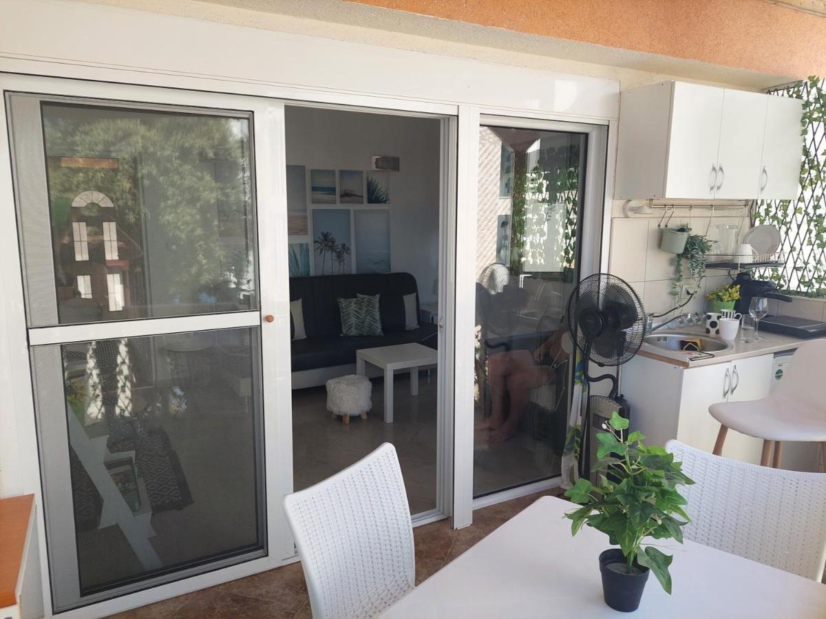 Beach Apartment With Beach Chairs N.1 Utjeha Exterior photo