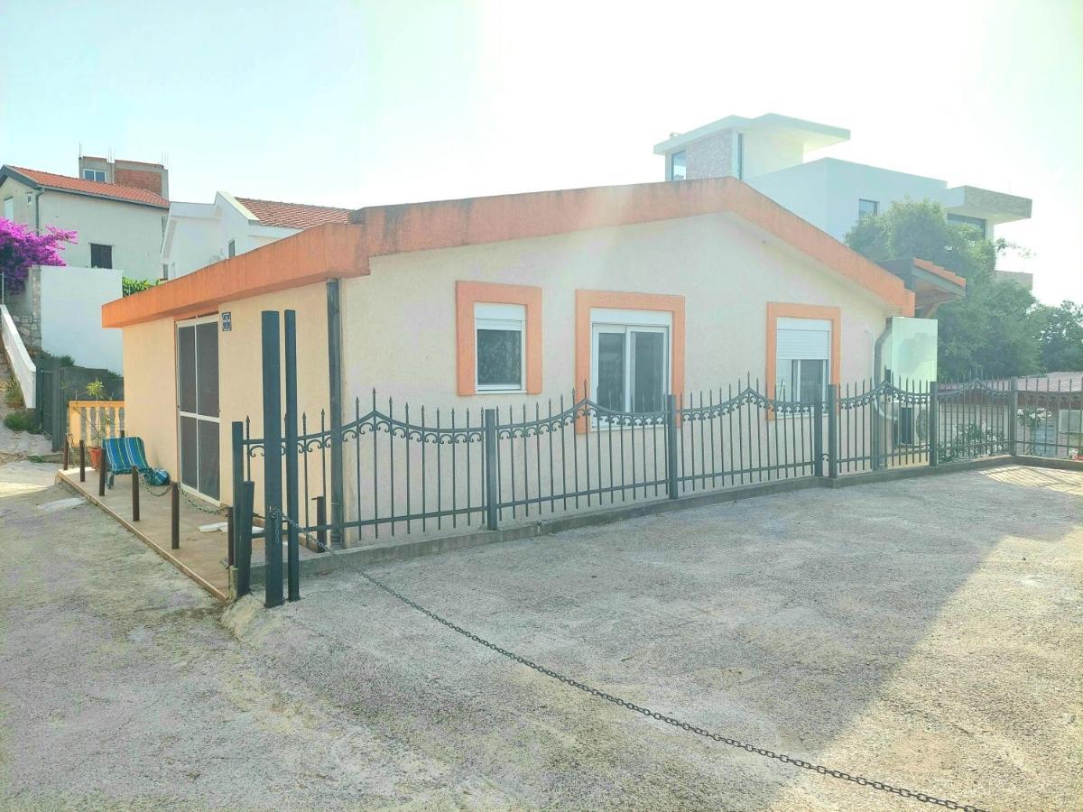 Beach Apartment With Beach Chairs N.1 Utjeha Exterior photo