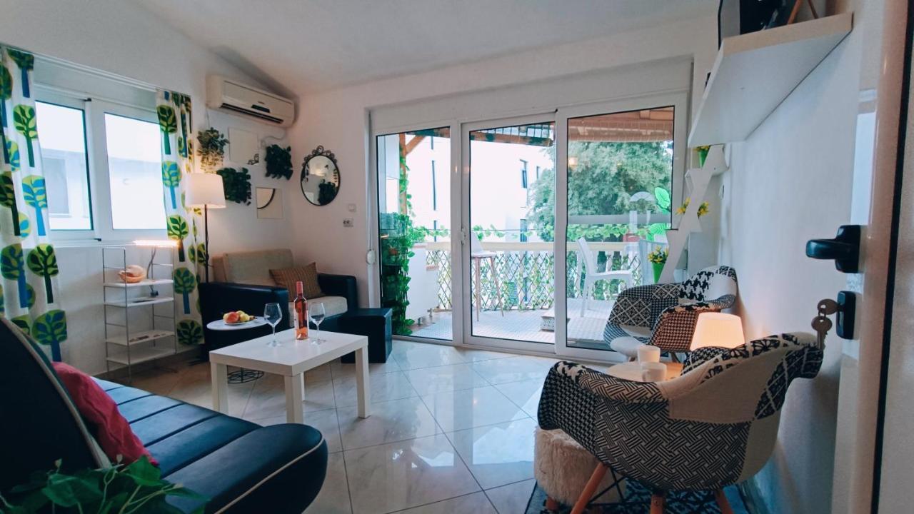 Beach Apartment With Beach Chairs N.1 Utjeha Exterior photo