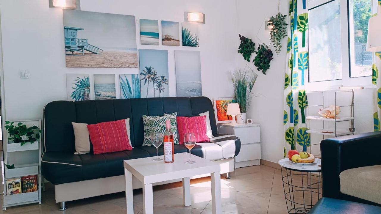 Beach Apartment With Beach Chairs N.1 Utjeha Exterior photo