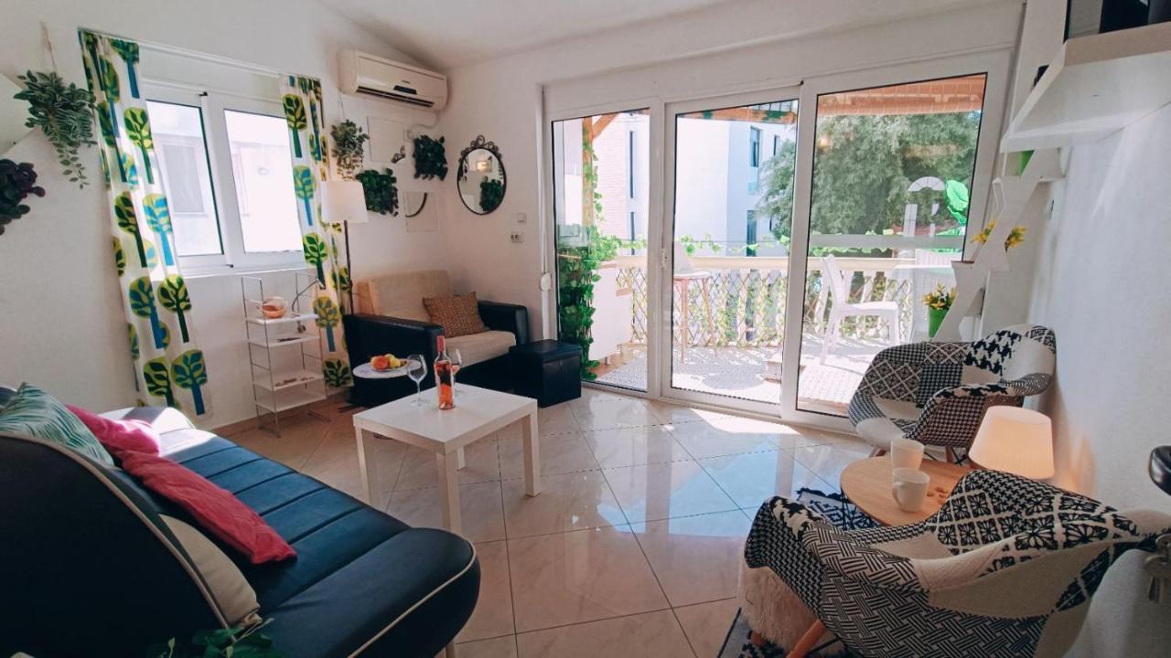 Beach Apartment With Beach Chairs N.1 Utjeha Exterior photo