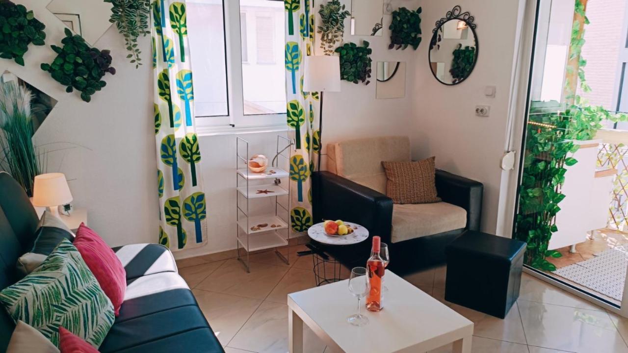 Beach Apartment With Beach Chairs N.1 Utjeha Exterior photo