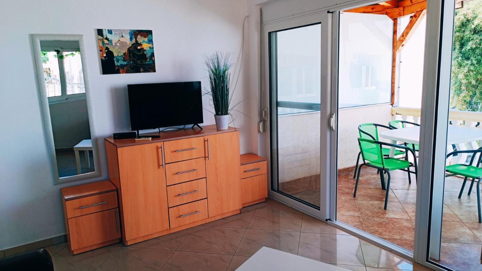 Beach Apartment With Beach Chairs N.1 Utjeha Room photo