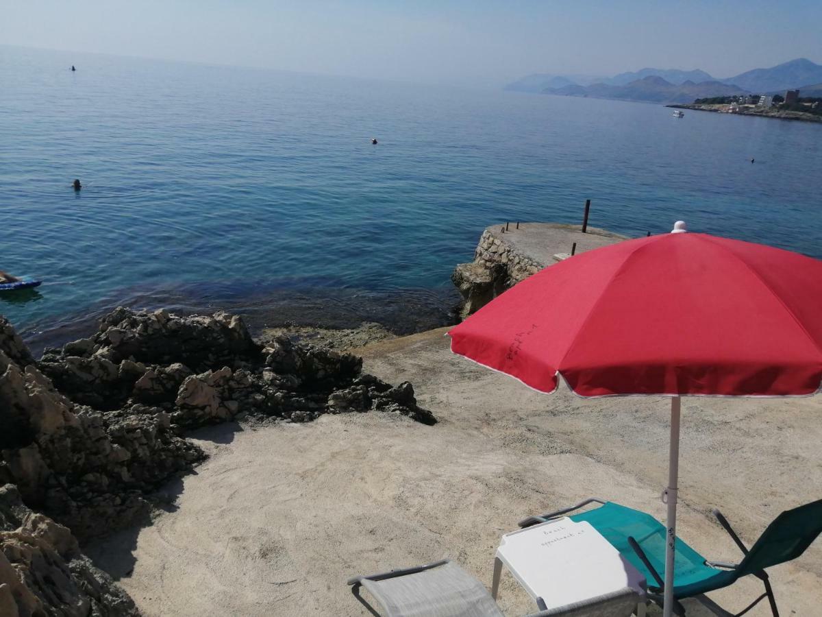 Beach Apartment With Beach Chairs N.1 Utjeha Exterior photo